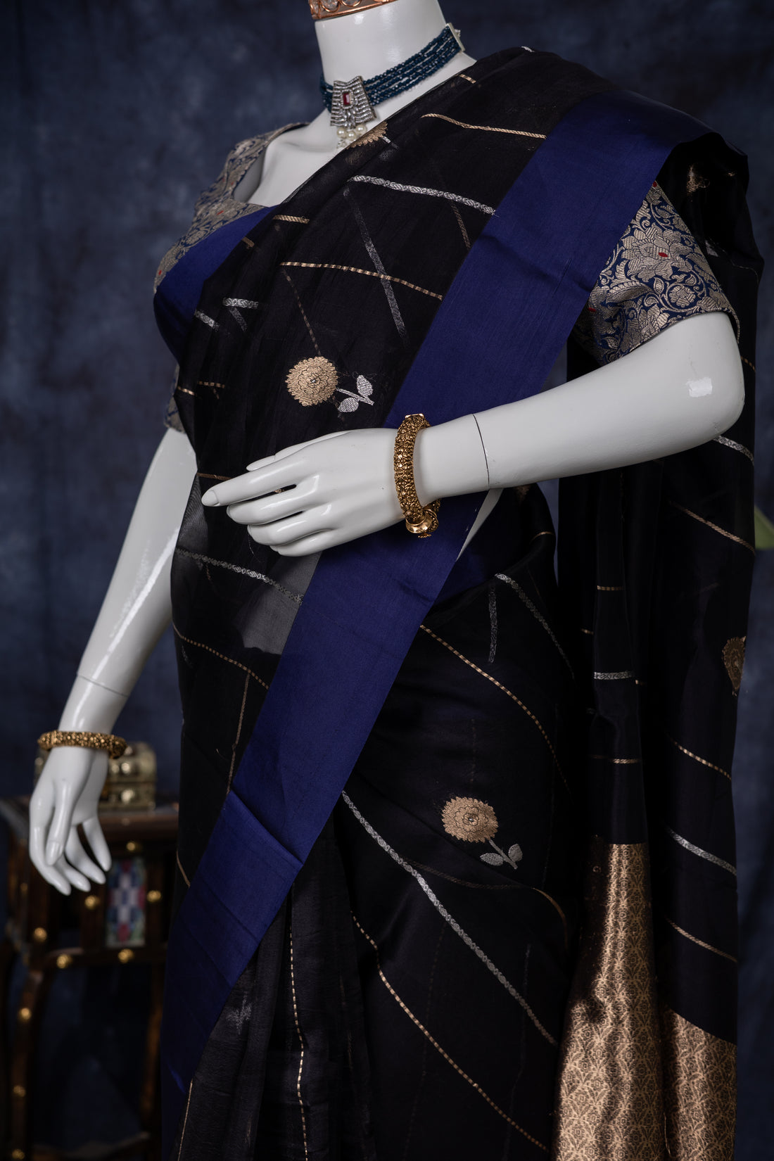 Midnight Royale Handwoven Zari Saree